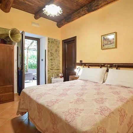Ferienhaus 3 Bedroom Amazing In Laureana Cilento