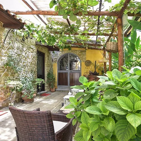 Amazing In With Kitchen * Laureana Cilento