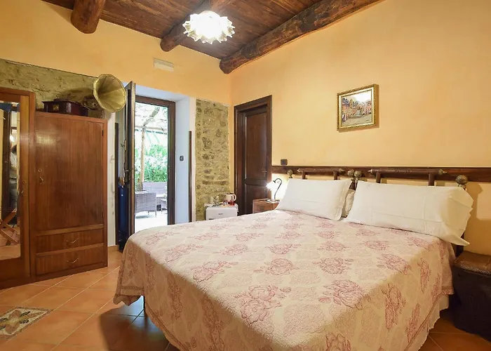 Feriehus Pet Friendly In Laureana Cilento